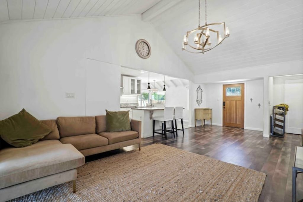 Photo of Livingroom in Lake Balboa