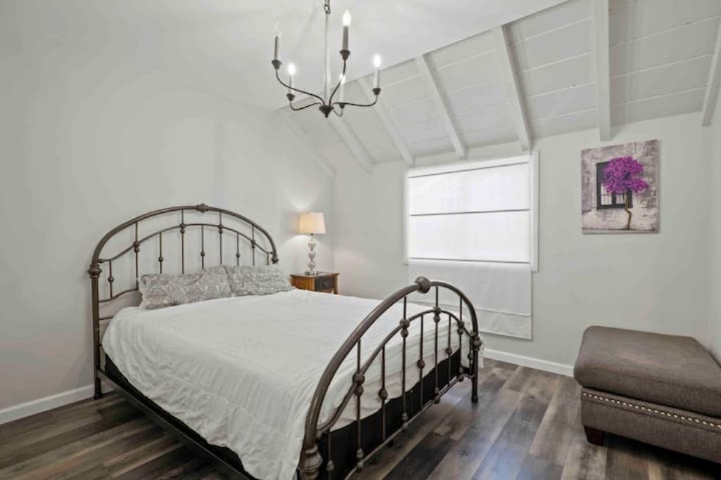 Photo of Bedroom in Lake Balboa