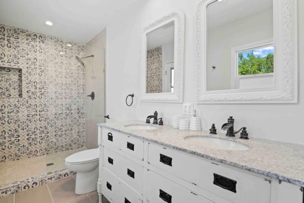 Photo of Bathroom in Lake Balboa