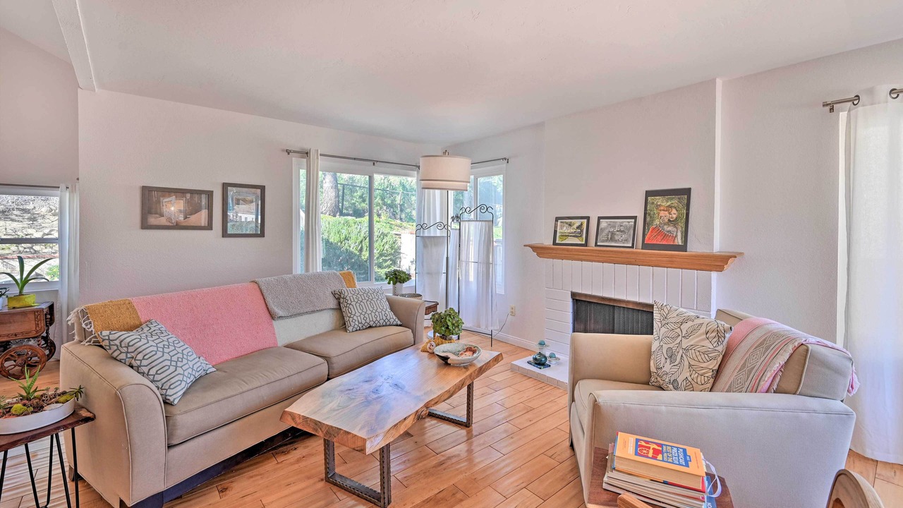 Photo of Livingroom in Rancho Bernardo