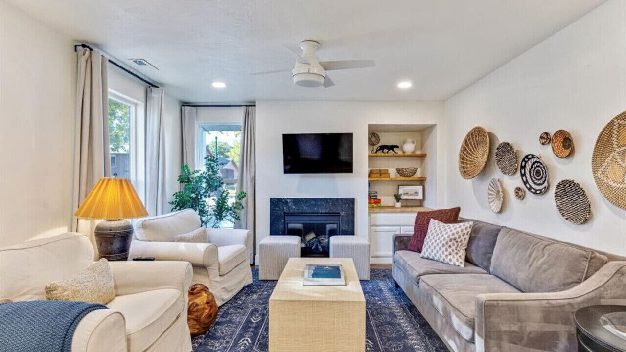 Photo of Livingroom in Orem