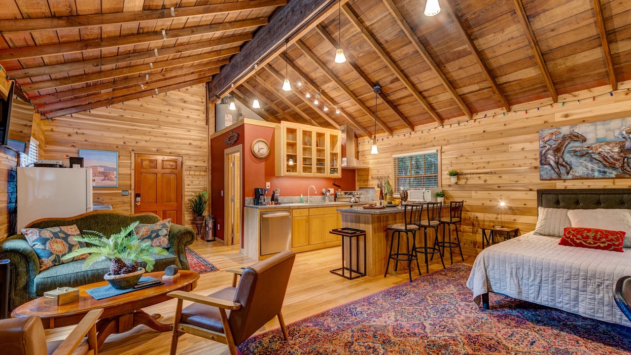 Photo of Livingroom in Triangle Lake