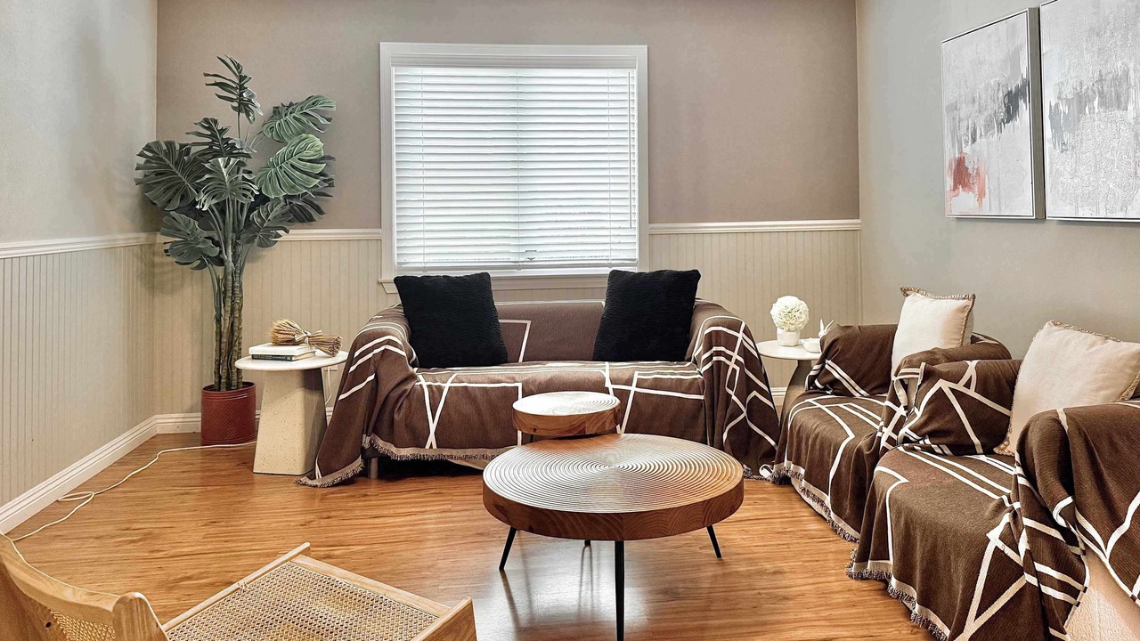 Photo of Livingroom in Northwest Anaheim