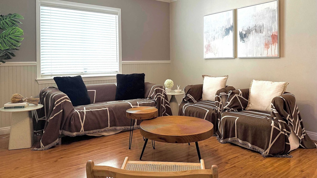 Photo of Livingroom in Northwest Anaheim