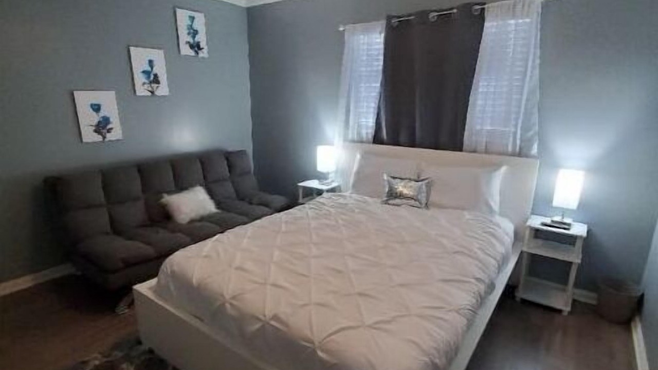 Photo of Bedroom in Pittsburg