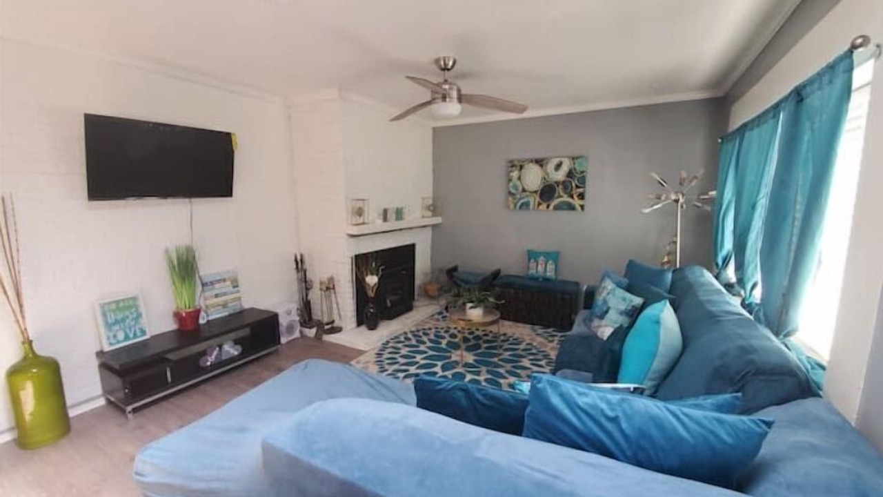 Photo of Livingroom in Pittsburg
