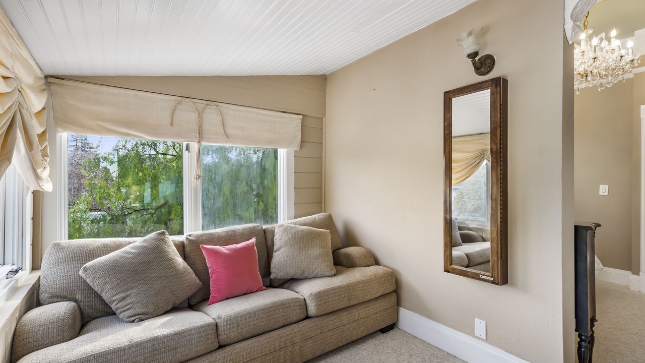 Photo of Livingroom in Northside