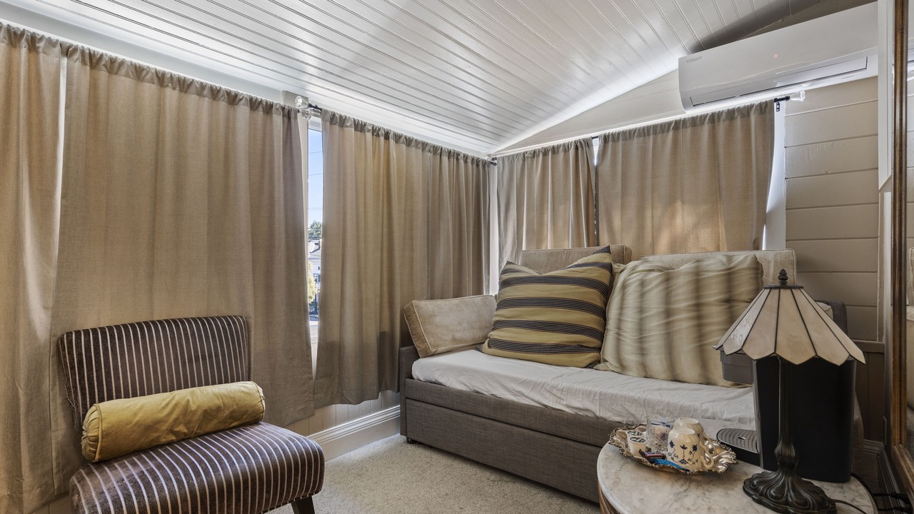Photo of Livingroom in Northside
