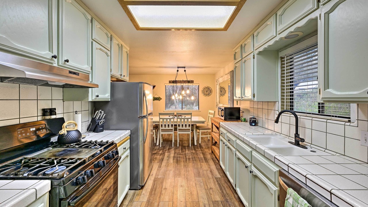 Photo of Kitchen in Cascadel Woods
