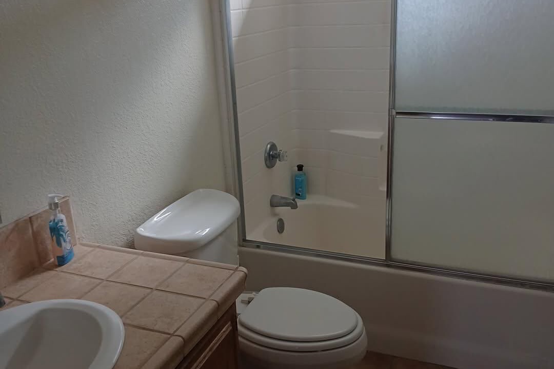 Photo of Bathroom in Olancha