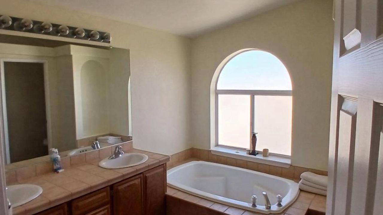 Photo of Bathroom in Olancha