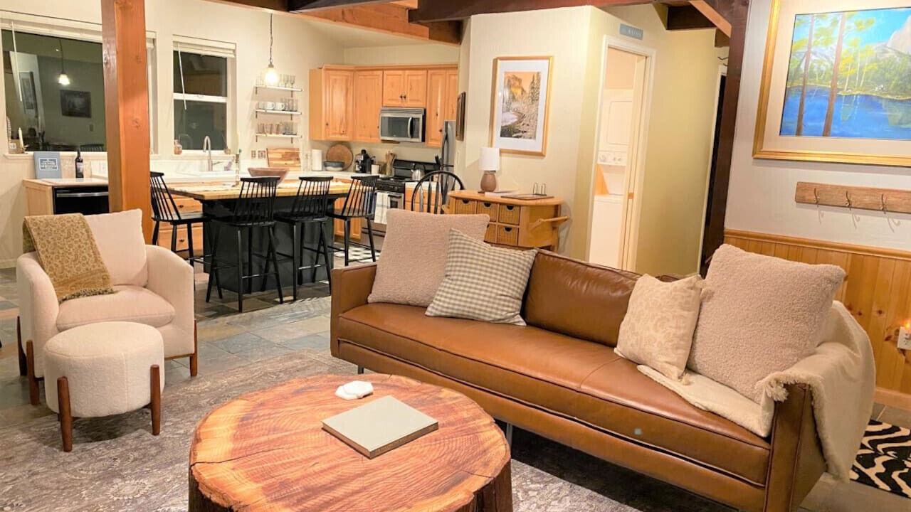 Photo of Livingroom in Groveland