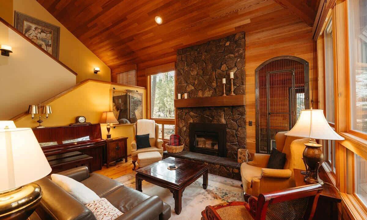 Photo of Bedroom in Black Butte Ranch