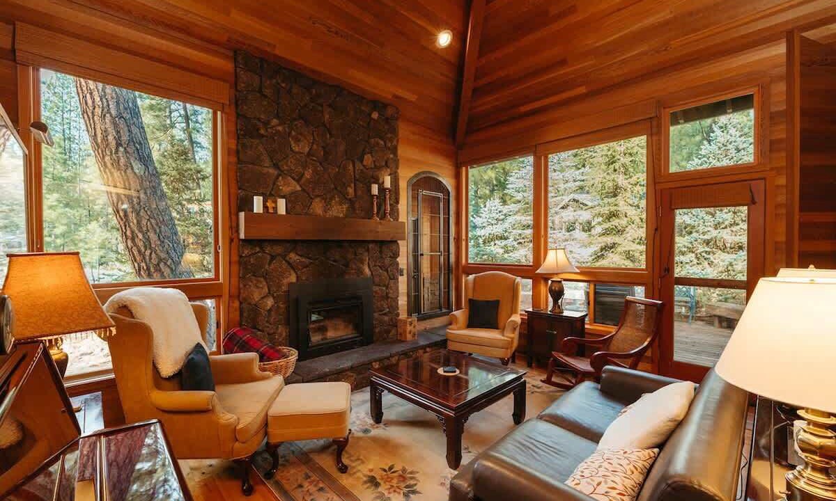Photo of Livingroom in Black Butte Ranch