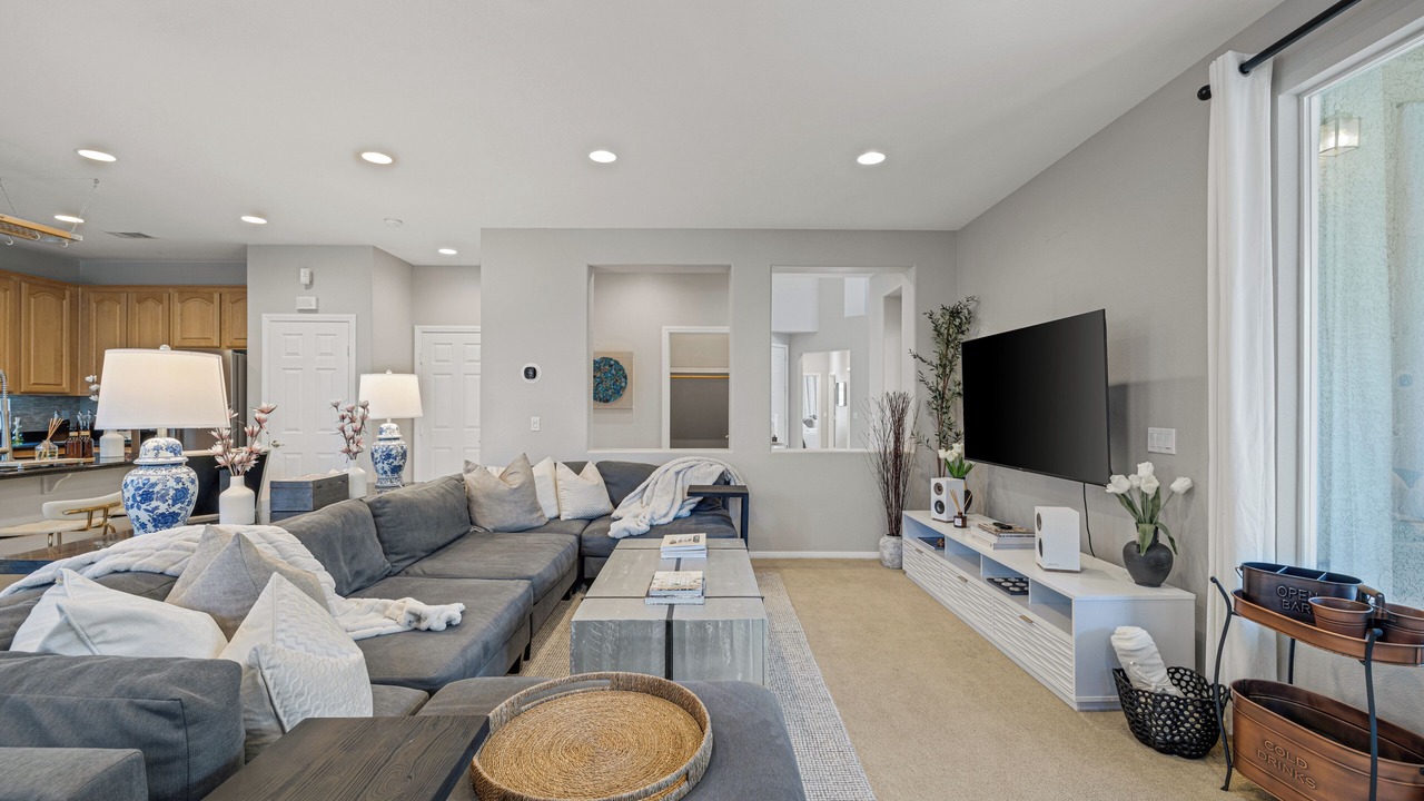 Photo of Livingroom in Spring Valley