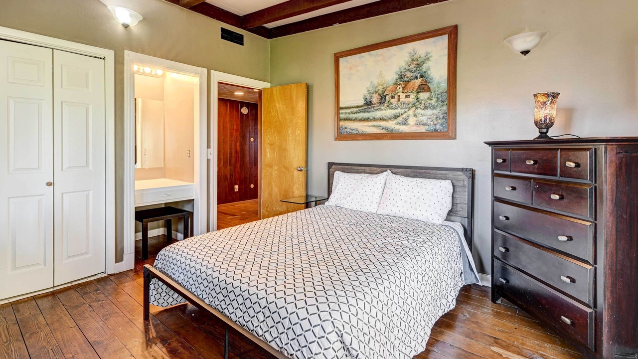 Photo of Bedroom in Grants Pass