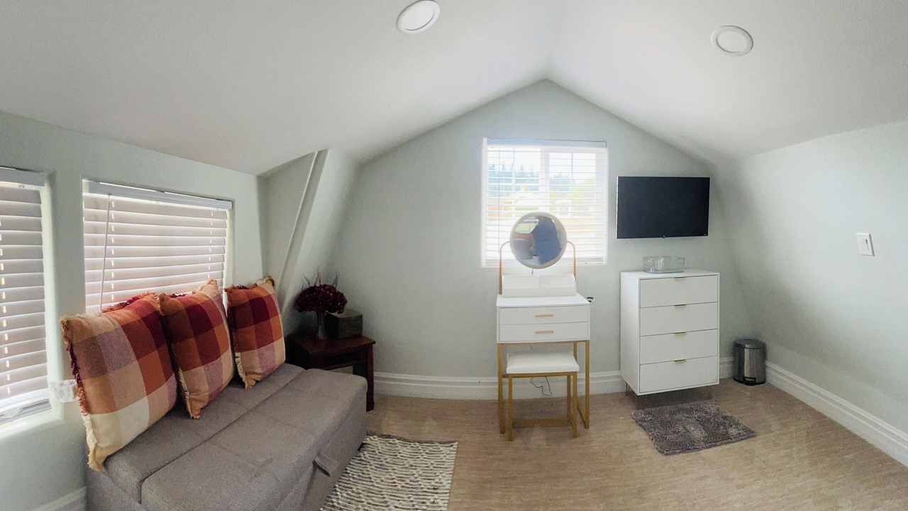 Photo of Livingroom in West Salem