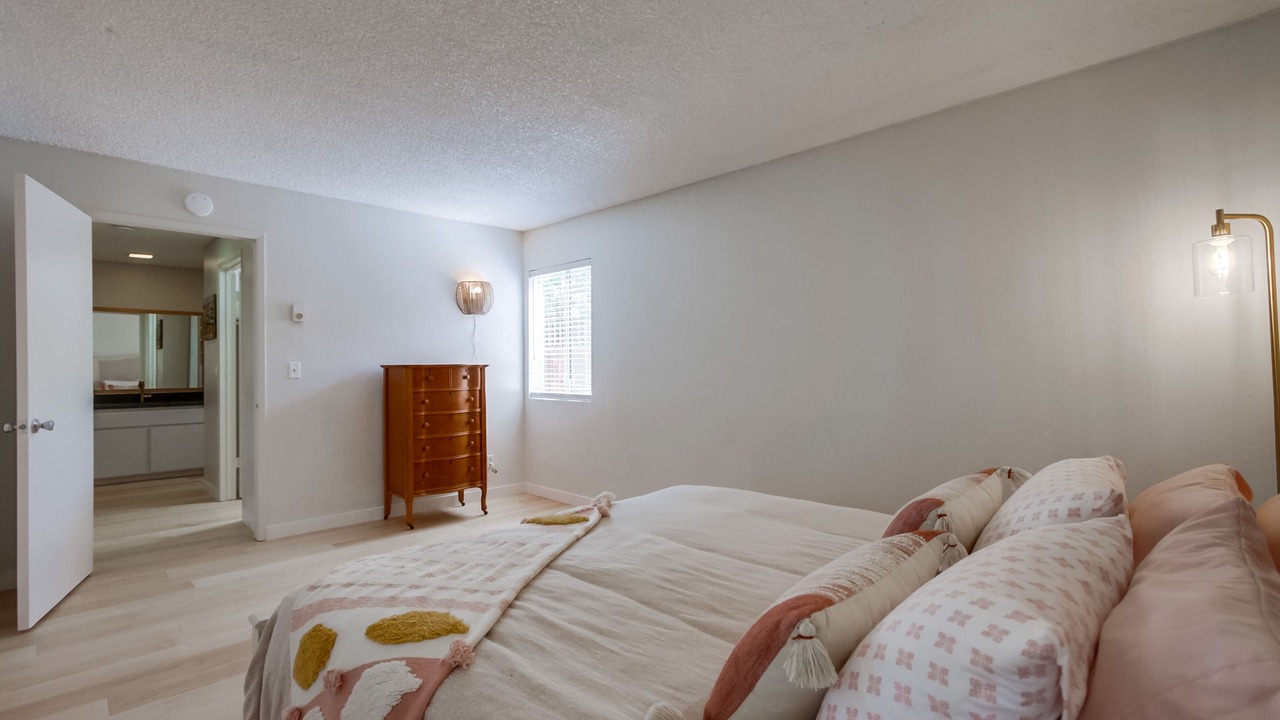 Photo of Bedroom in Olde Solana Beach