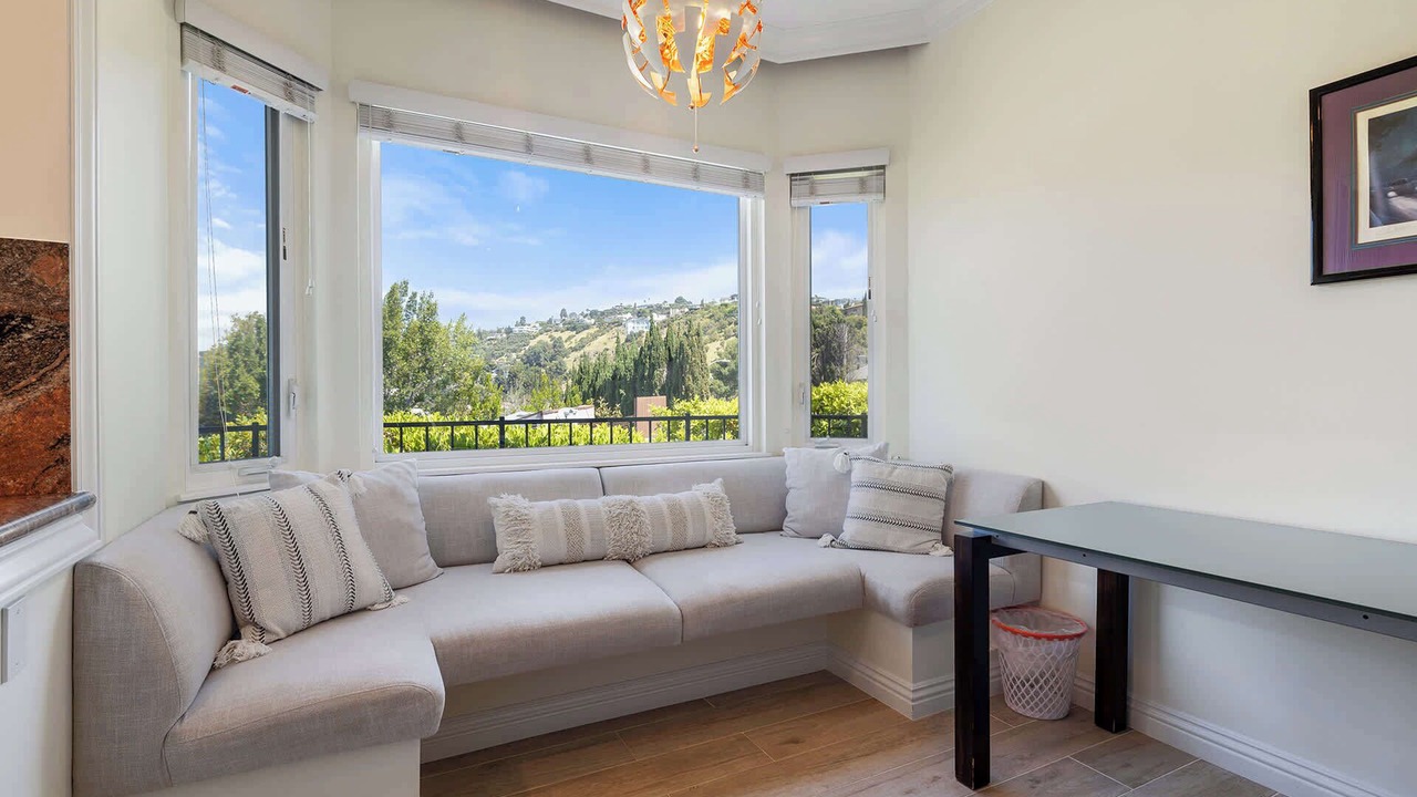 Photo of Livingroom in Mount Olympus