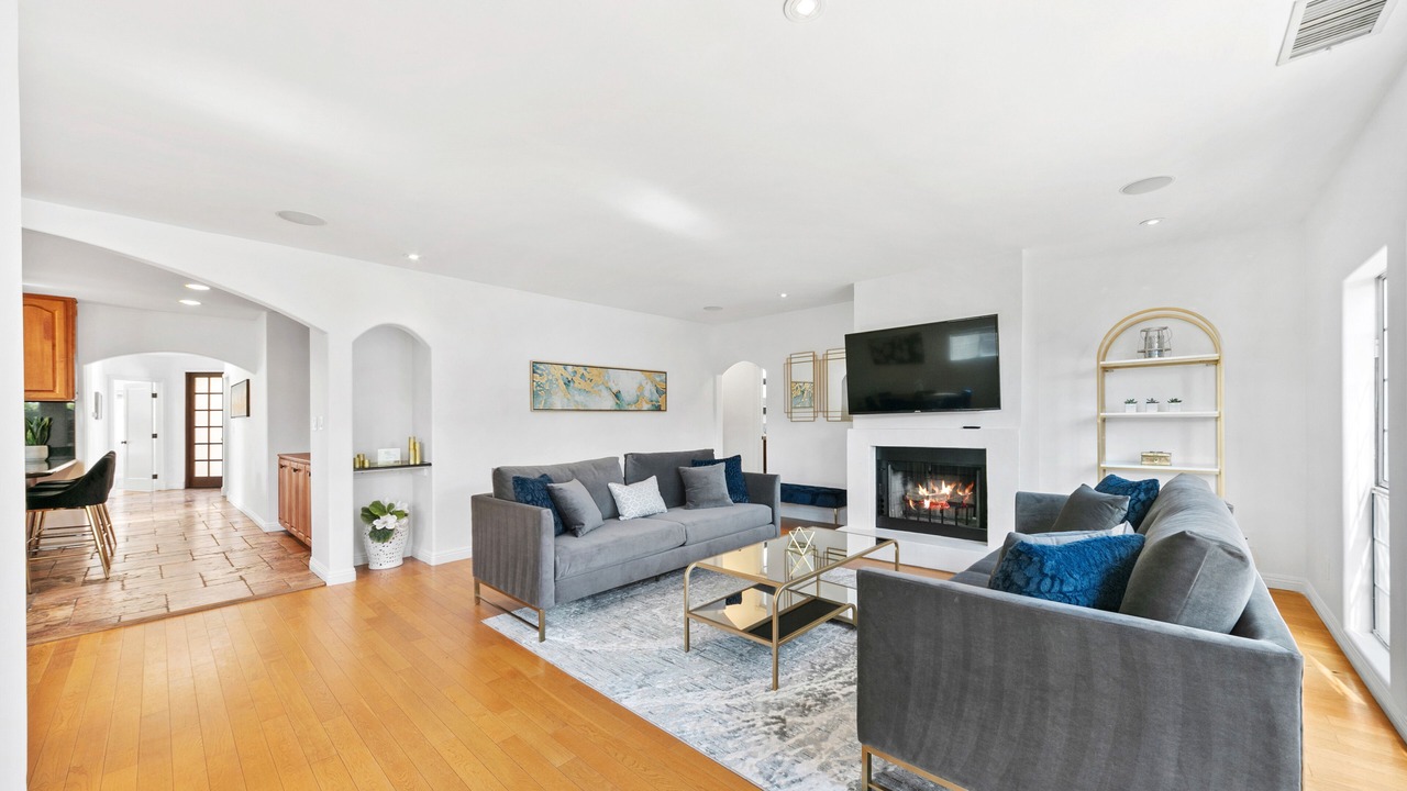 Photo of Livingroom in Beverly Grove