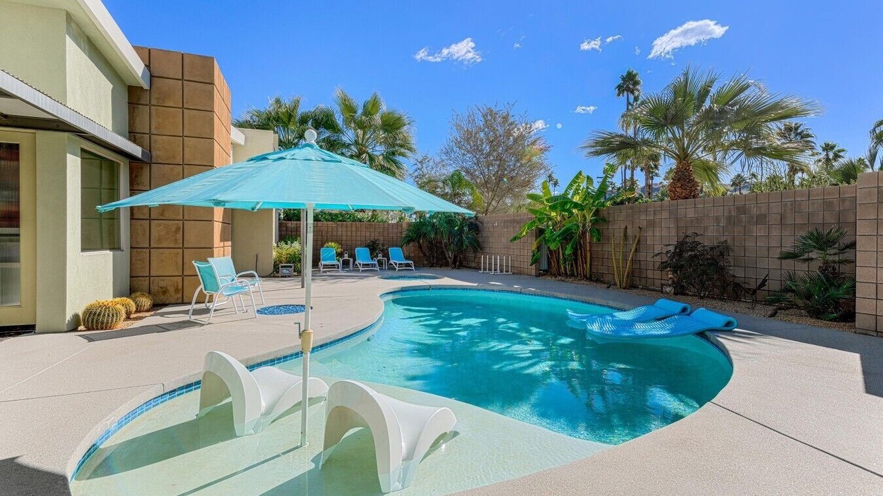 Photo of Others in Twin Palms