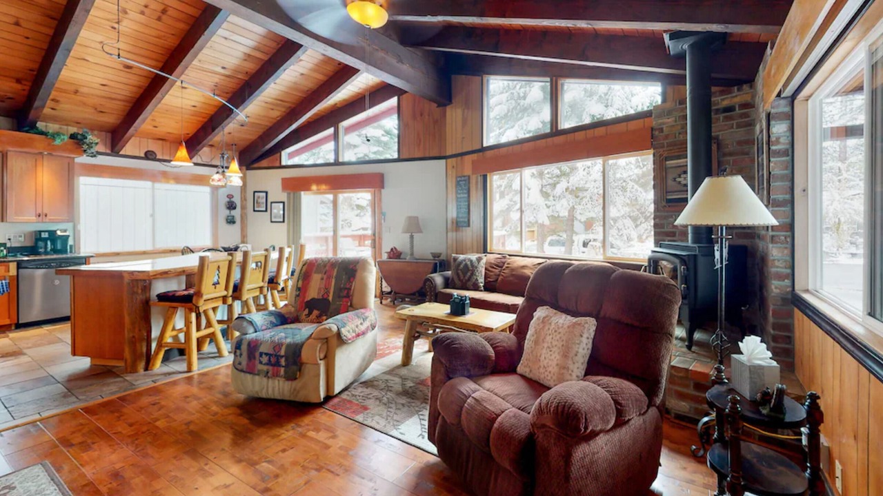 Photo of Livingroom in Pioneer Trail