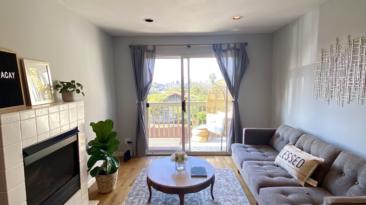 Photo of Livingroom in Golden Hill