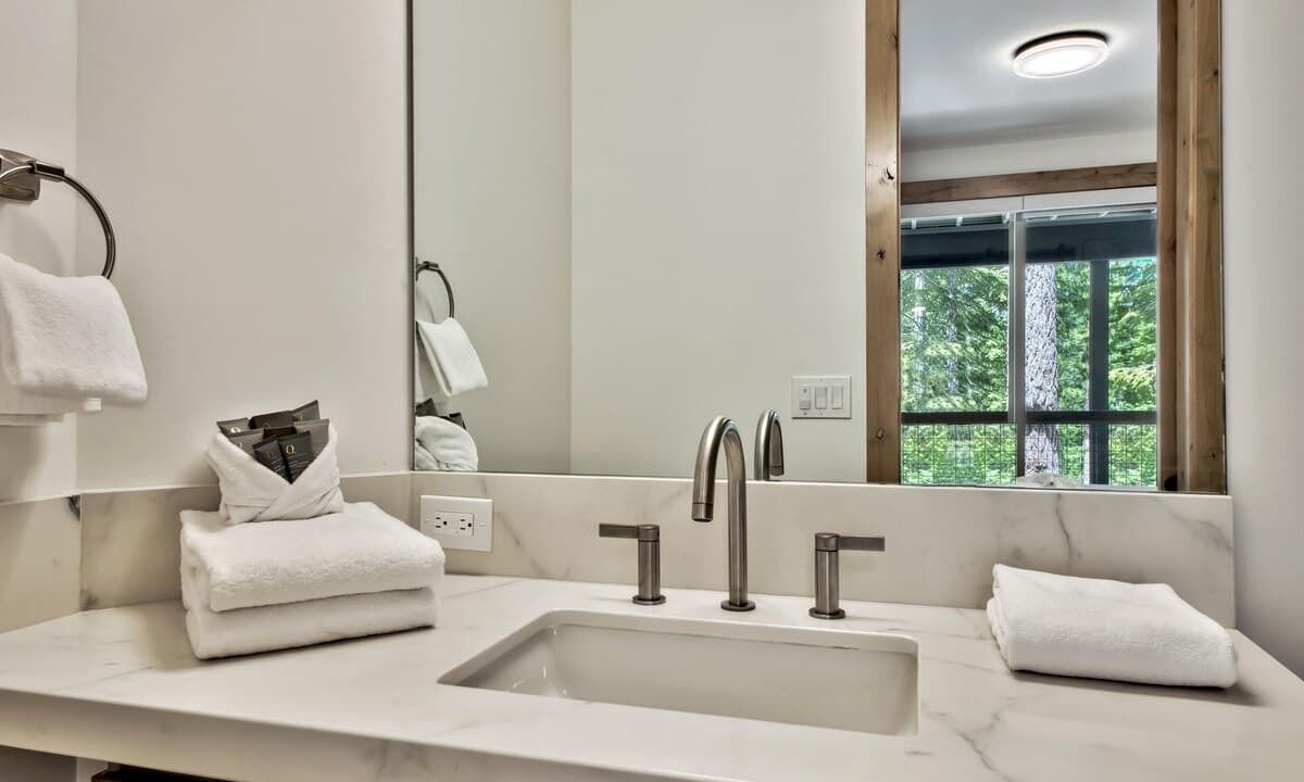 Photo of Bathroom in Kingswood Estates