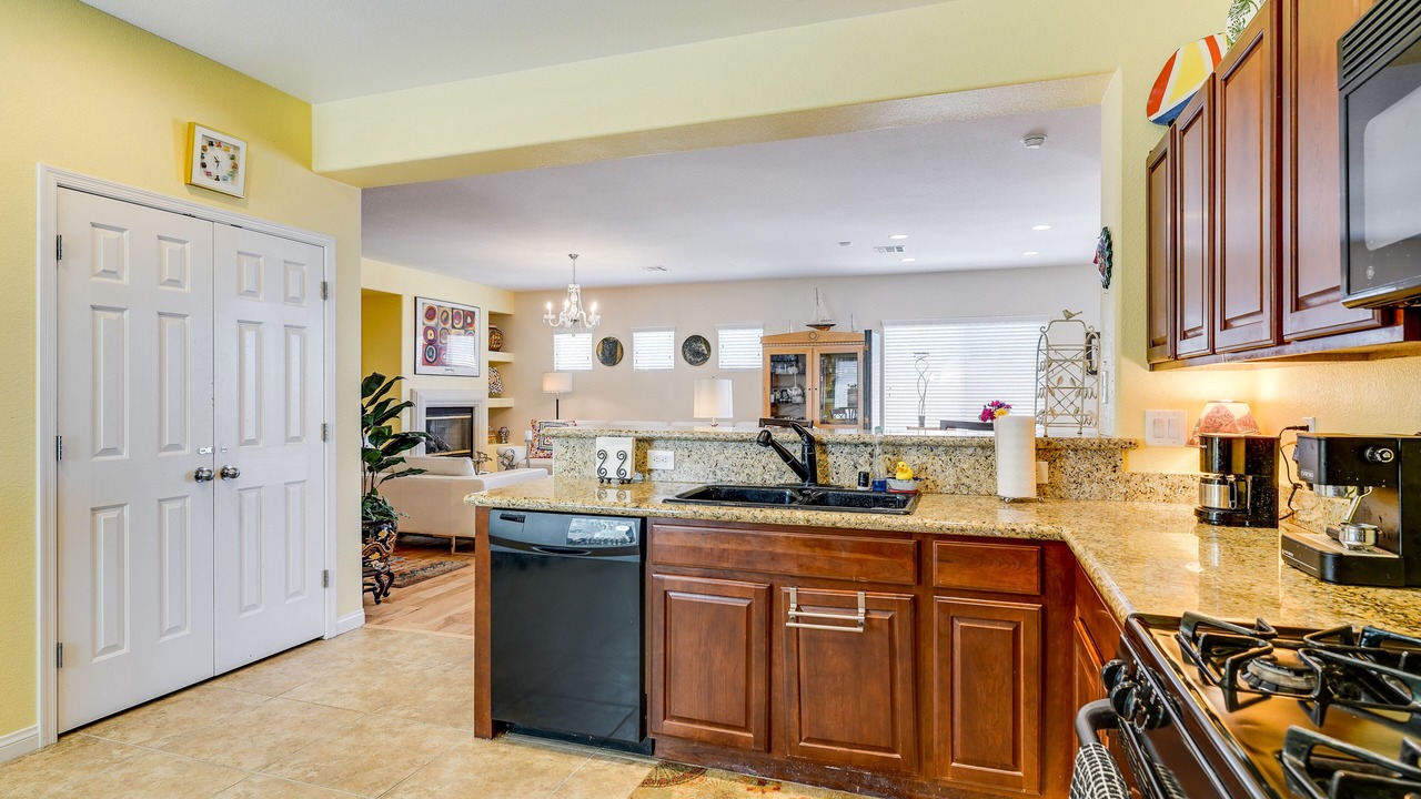 Photo of Kitchen in Silverstone Ranch