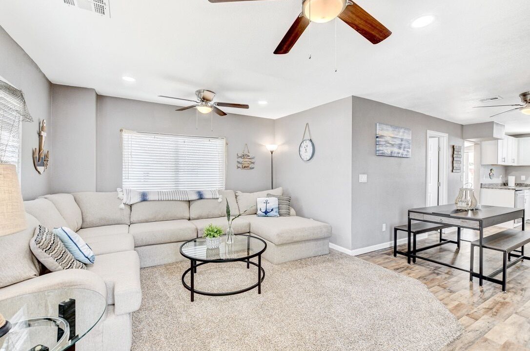 Photo of Livingroom in Boulder City
