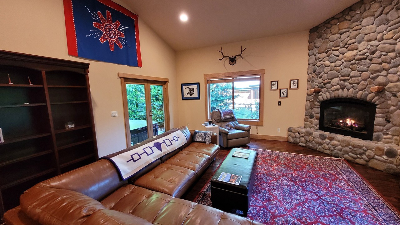 Photo of Livingroom in Glacier