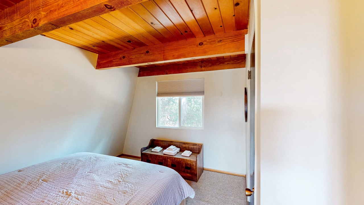 Photo of Bedroom in Groveland