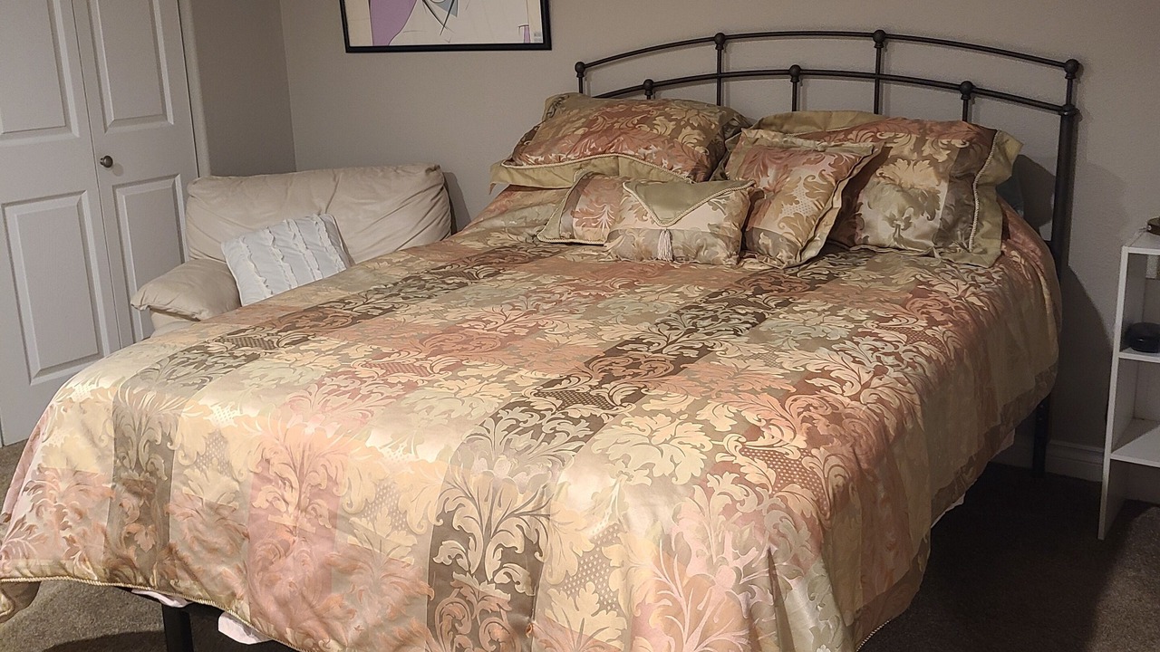 Photo of Bedroom in West Salem