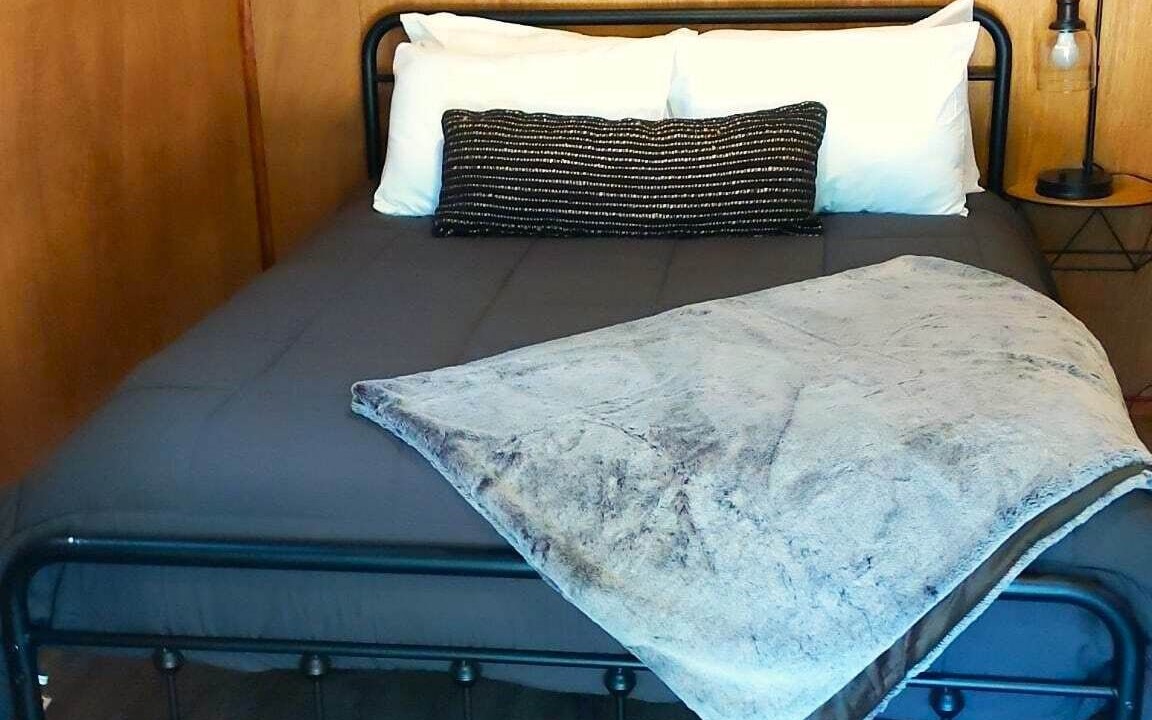 Photo of Bedroom in Cave Junction