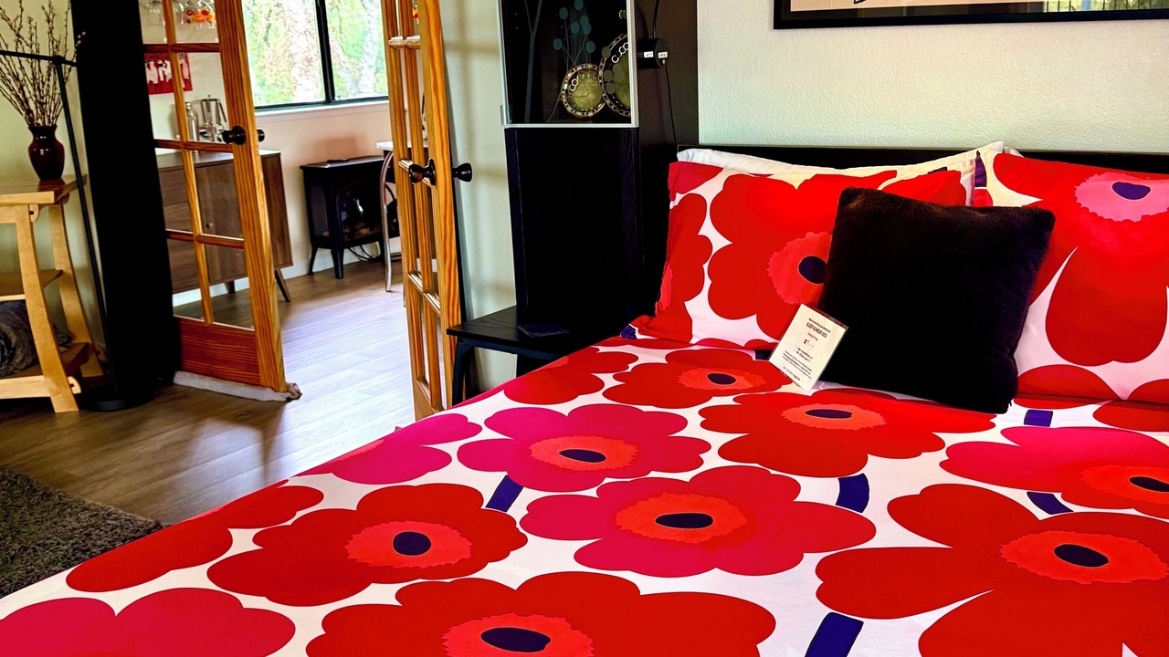 Photo of Bedroom in Yosemite Lakes