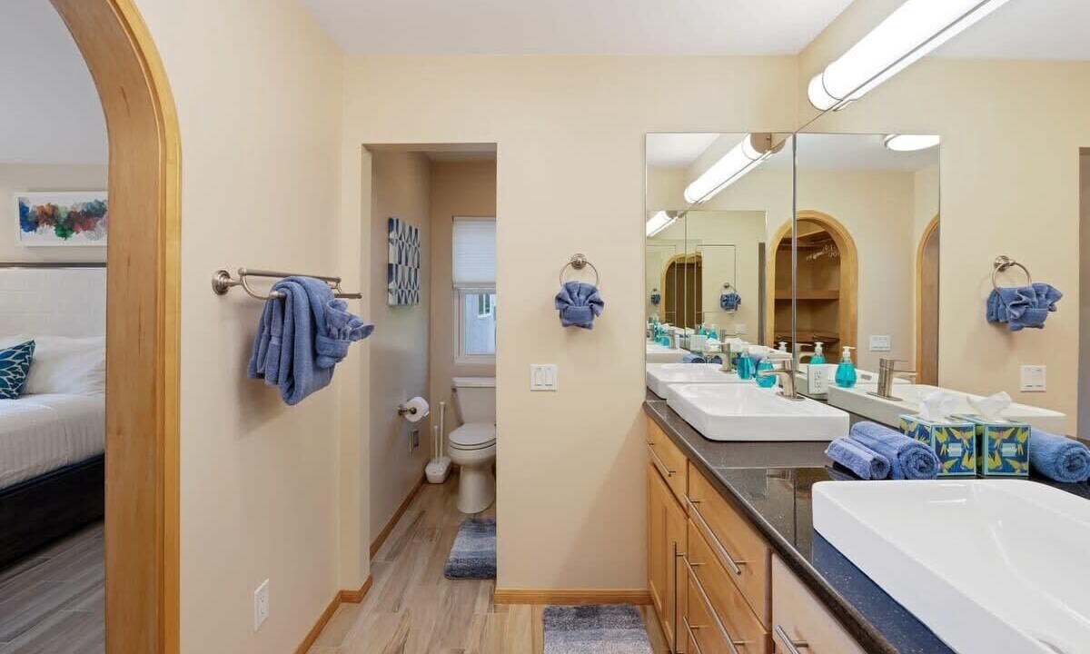Photo of Bathroom in Araby