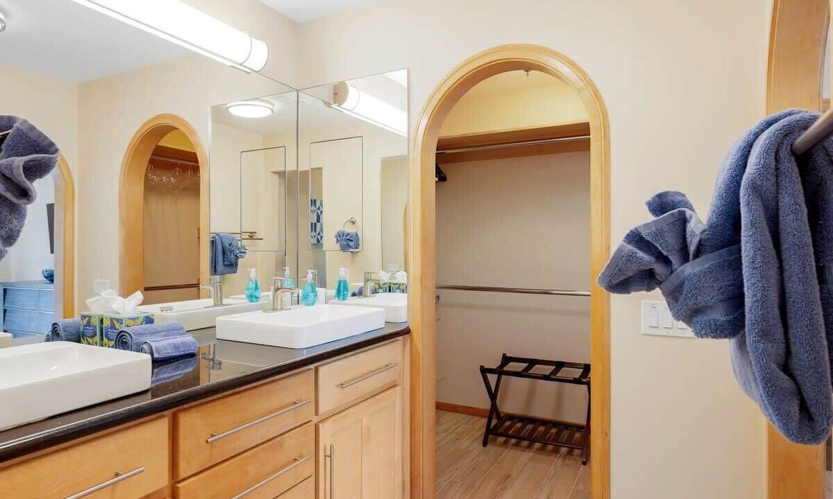 Photo of Bathroom in Araby