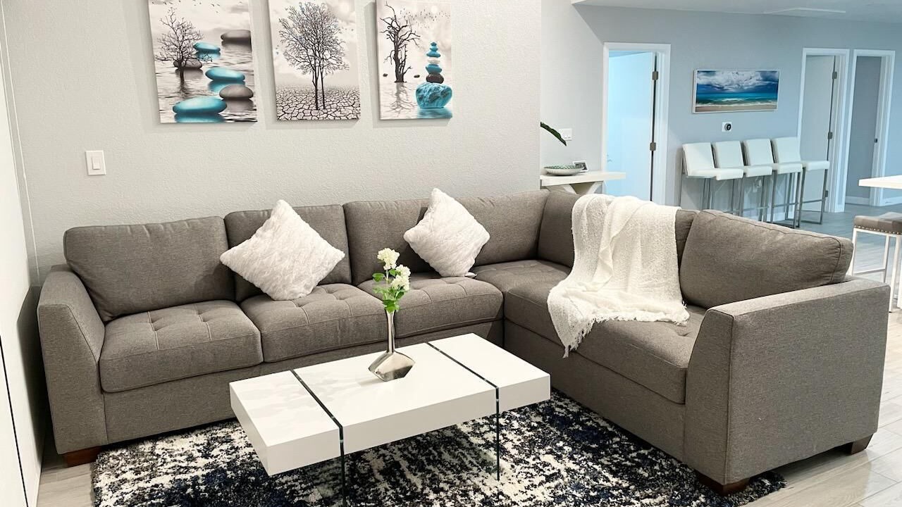 Photo of Livingroom in Baldwin Park