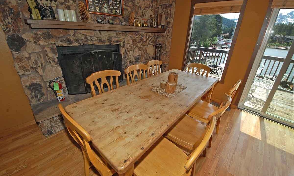 Photo of Livingroom in Tahoe Keys