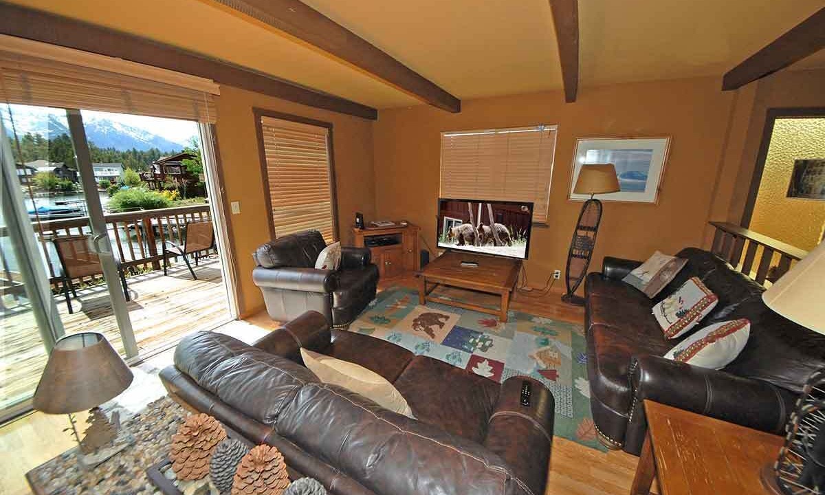 Photo of Livingroom in Tahoe Keys