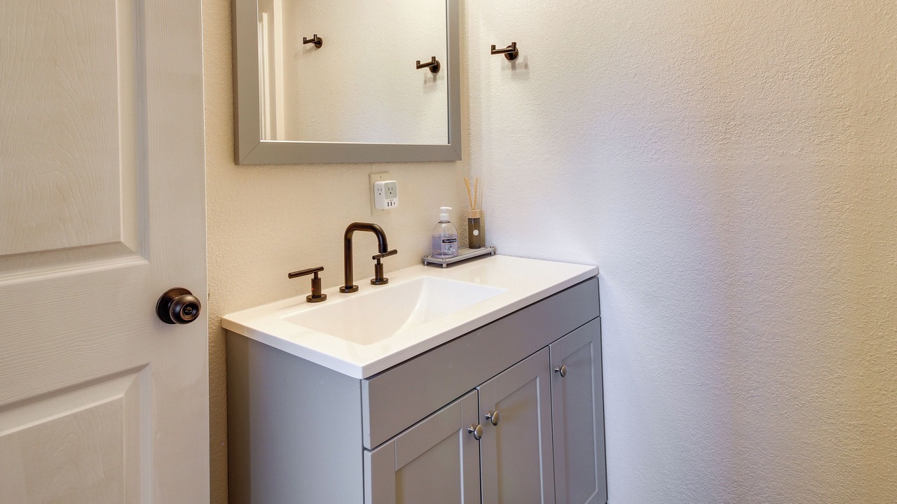 Photo of Bathroom in Coos Bay