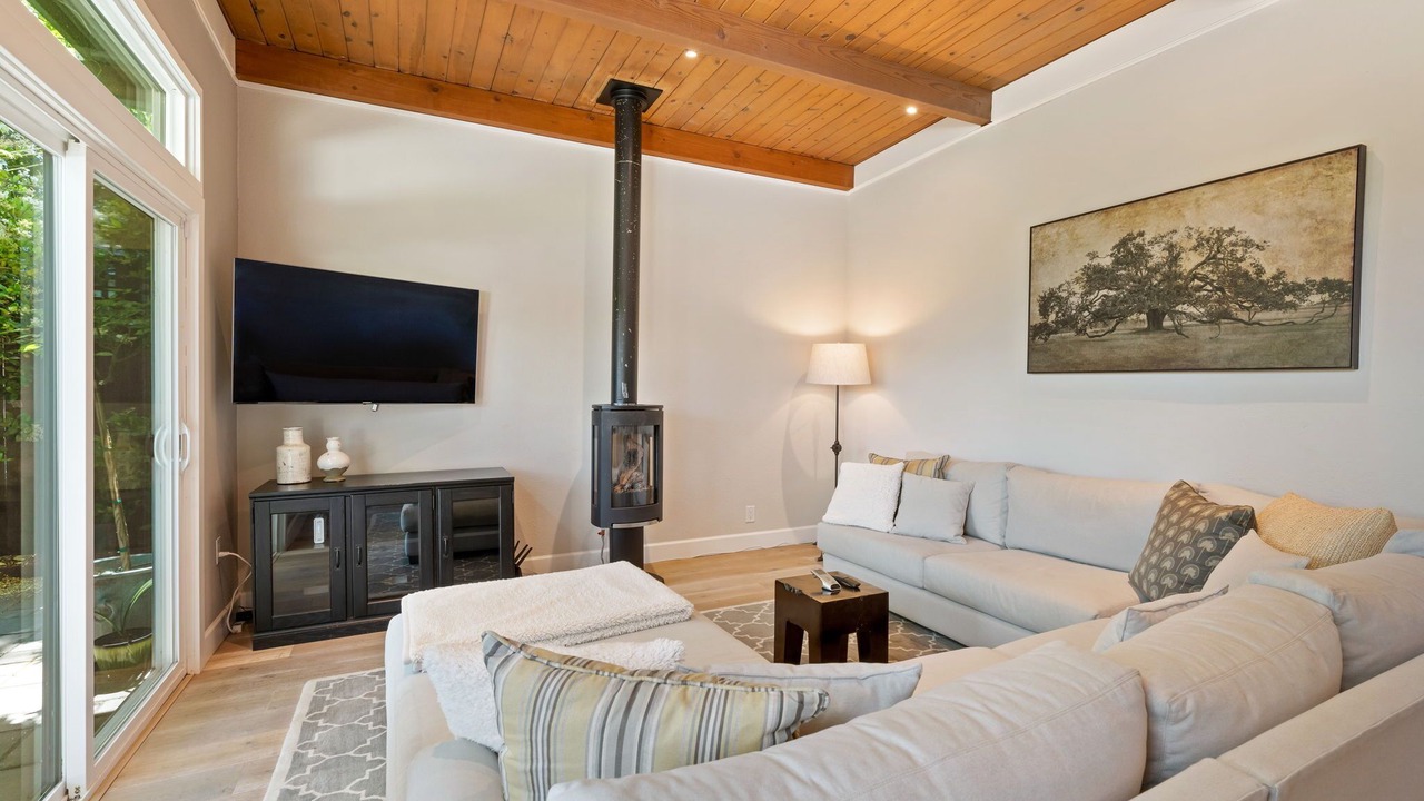 Photo of Livingroom in St. Helena