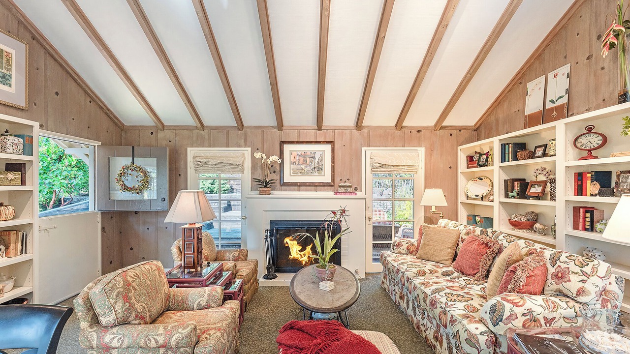 Photo of Livingroom in Northwest Carmel