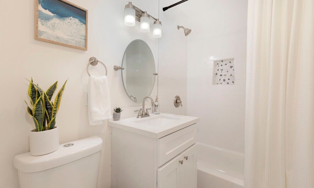 Photo of Bathroom in Linda Vista