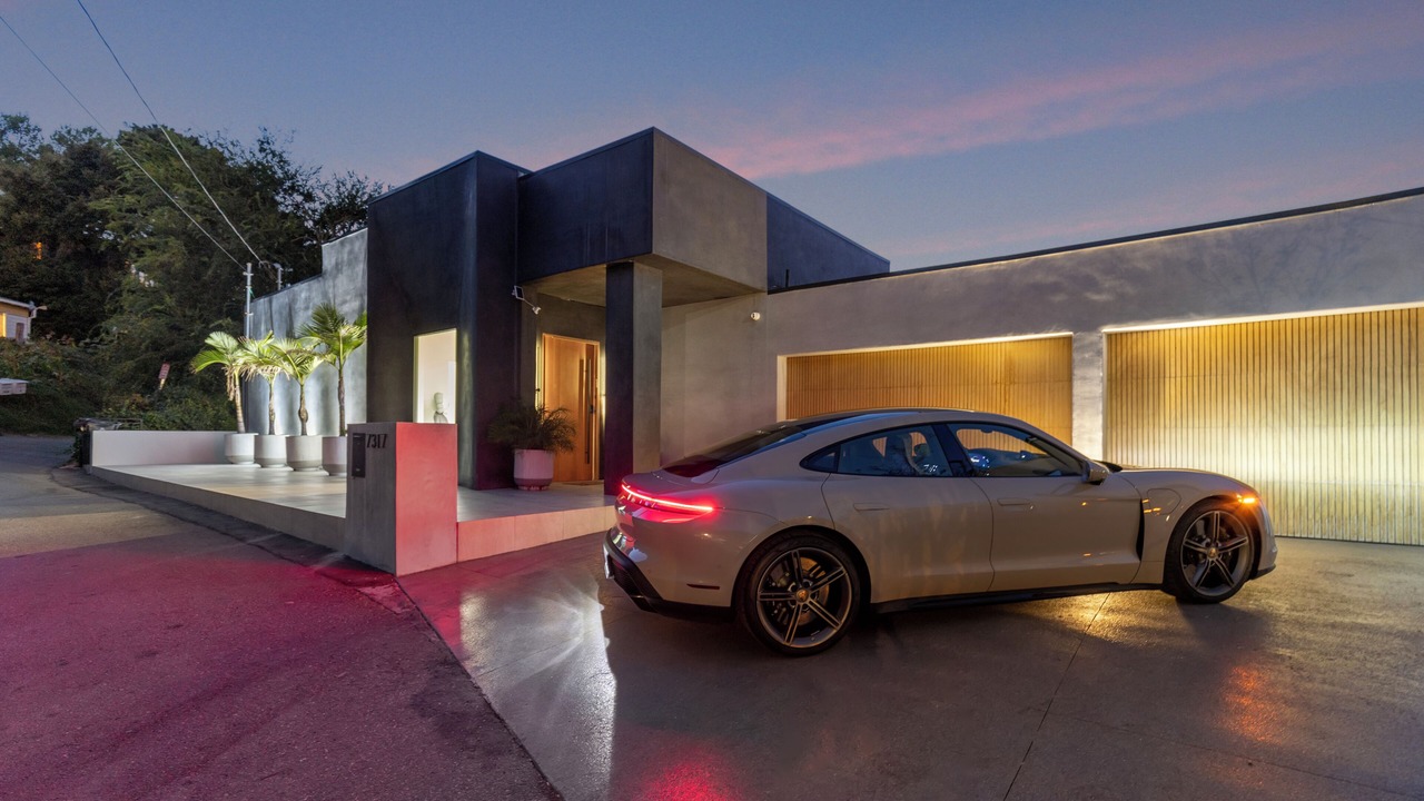 Photo of Outdoor in Hollywood Hills