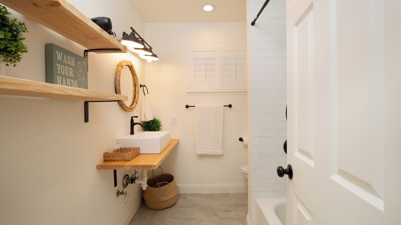 Photo of Bathroom in Fountain Valley