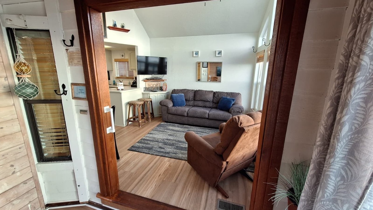 Photo of Livingroom in Smith River