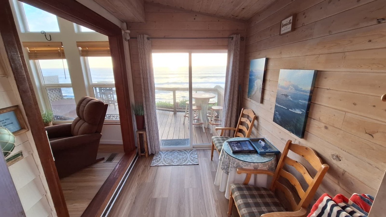 Photo of Livingroom in Smith River