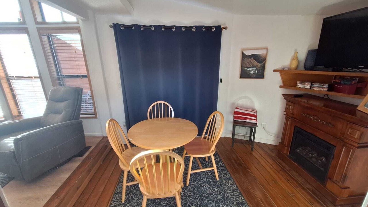 Photo of Livingroom in Smith River