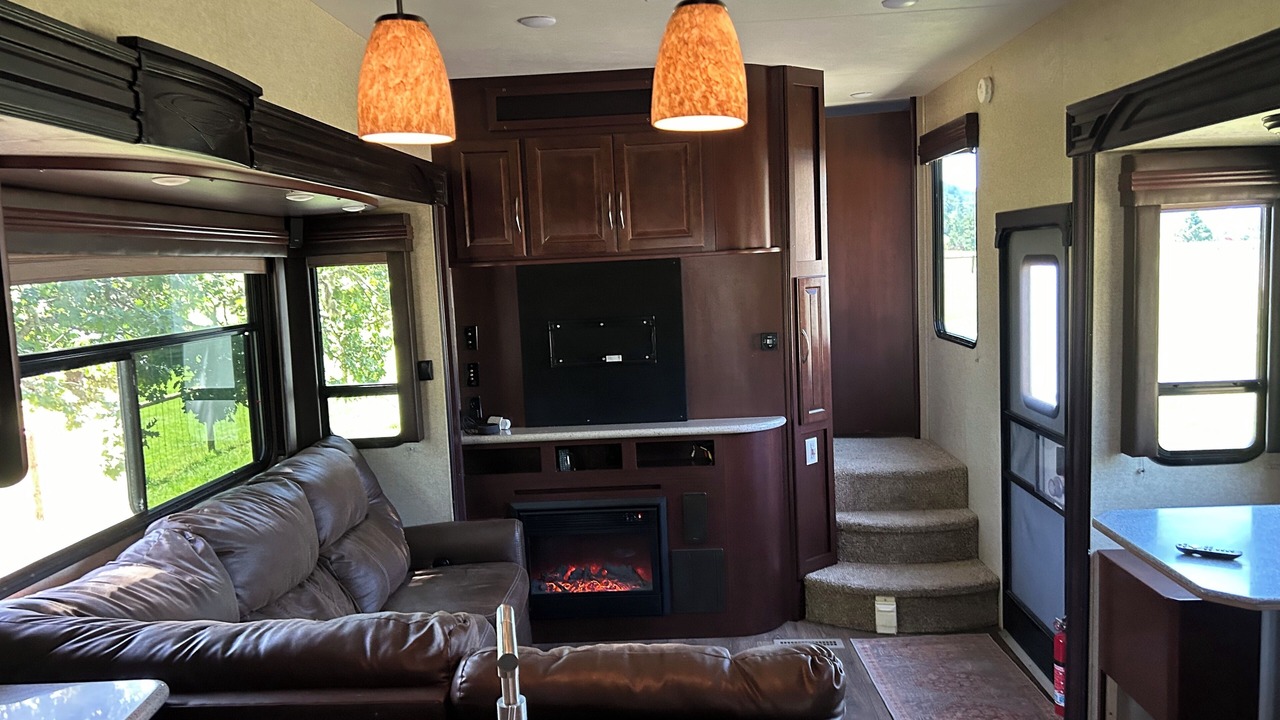 Photo of Livingroom in Roseburg